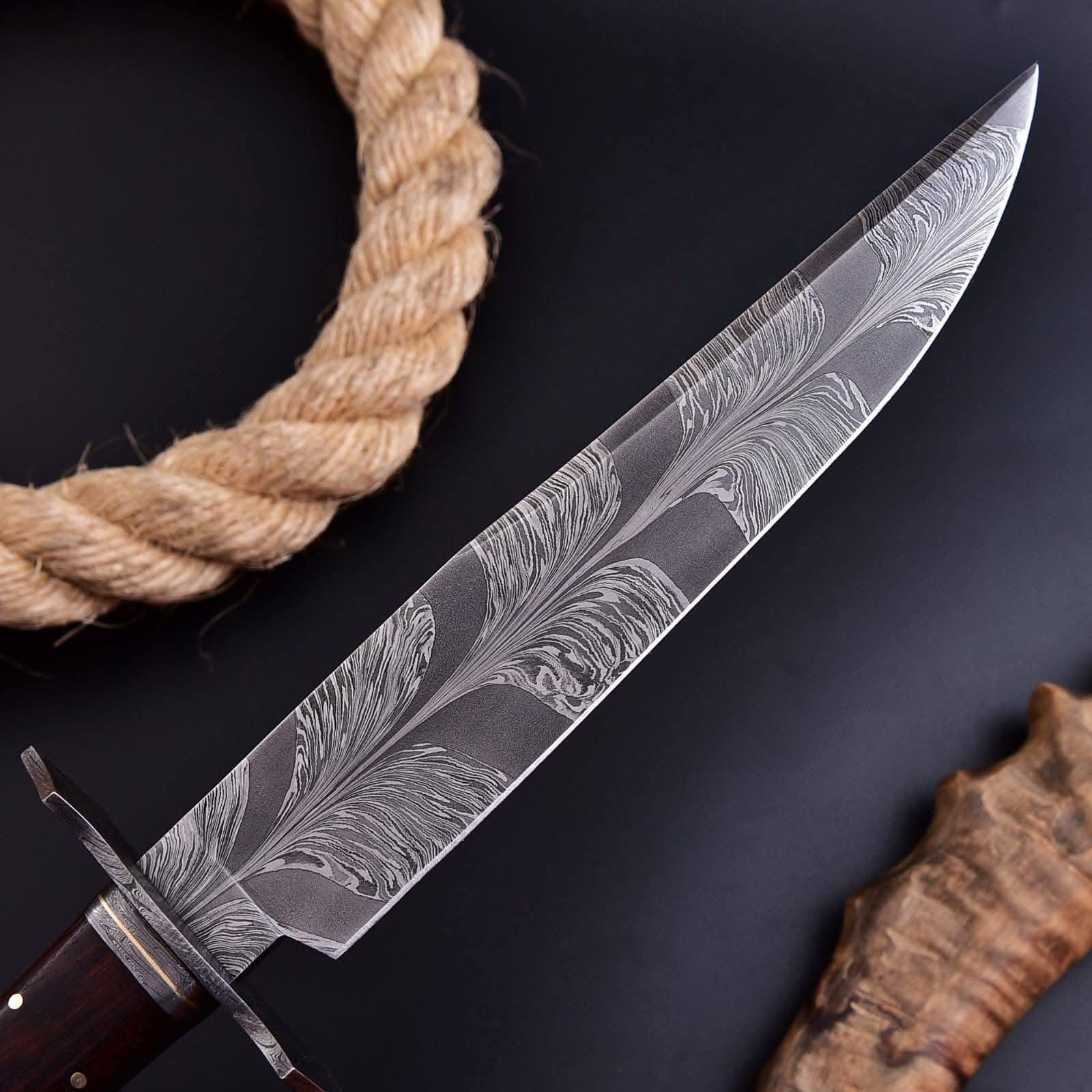 Handmade Damascus Bowie Knife - Feather Pattern Damascus Steel Hunting Knife with Rosewood Handle & Leather Sheath